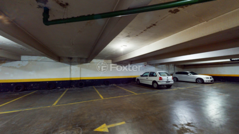 Image 34 - 811052